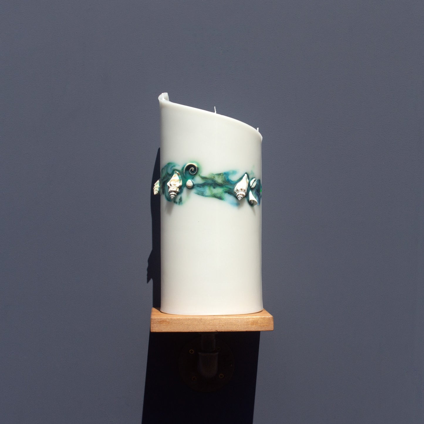 Shell Curve Candle
